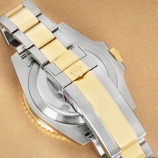 Rolex Submariner 116613 LN Image 3